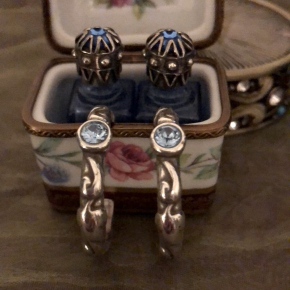 Hoop Earrings with lt blue crystal in silver tone - Picture 2 of 7